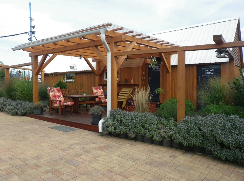 Nákladní vozidlo s hydraulickou rukou