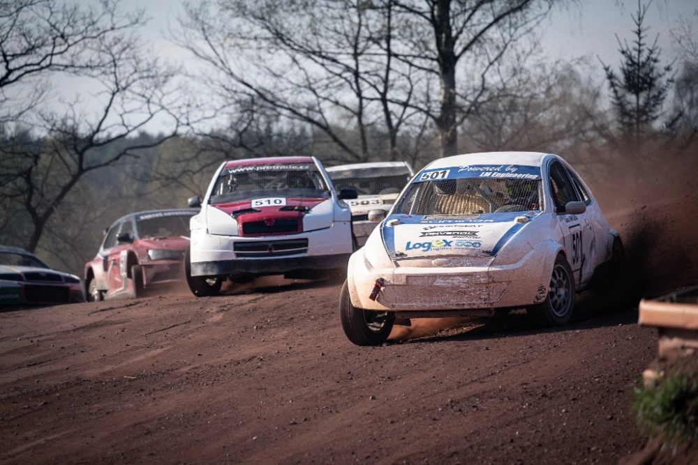 M-CROSS TEAM — závod na trati