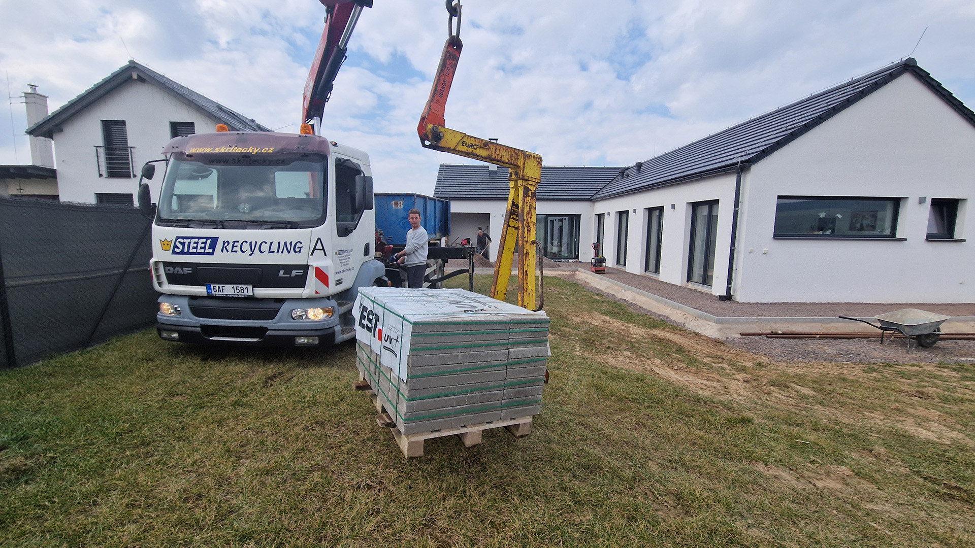 Autodoprava s hydraulickou rukou