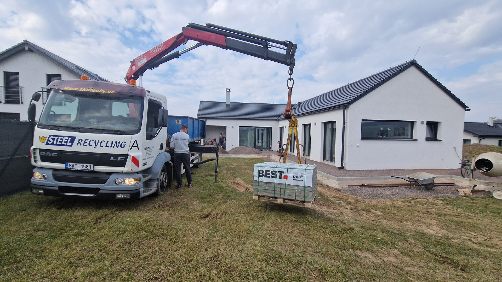 Autodoprava s hydraulickou rukou — foto 3